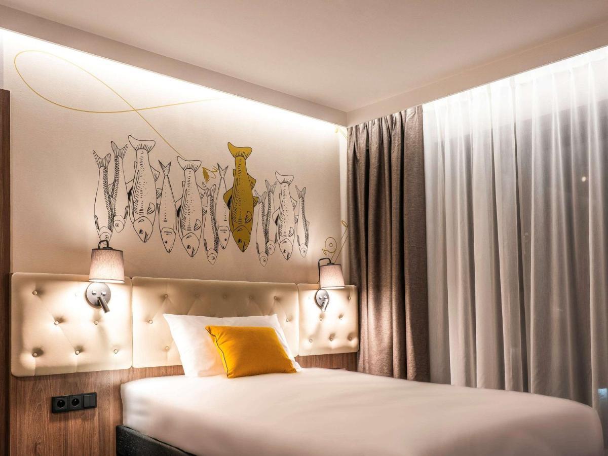 Ibis Styles Stare